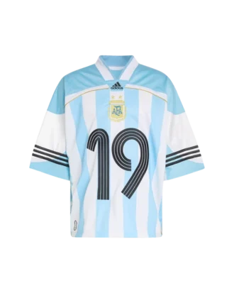 camiseta deportiva de argentina 1 330x413 - Camiseta deportiva de Argentina